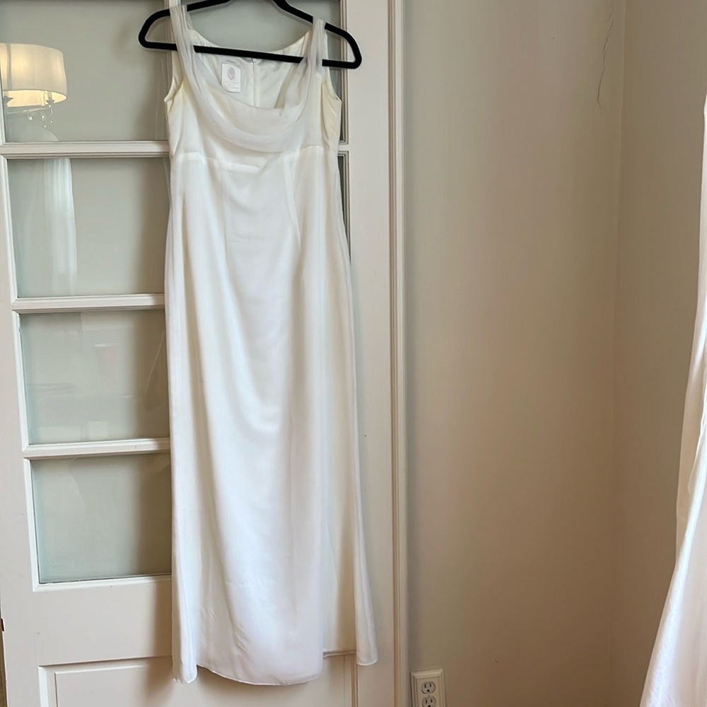 Watters & Watters dress. Will require dry cleaning.